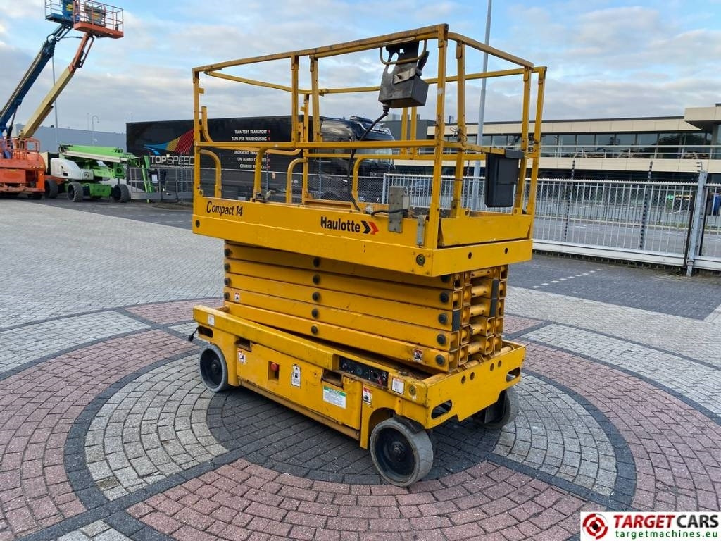 Haulotte Compact 14 Electric Scissor Work Lift 1385cm - Nacelle ciseaux: photos 2 Haulotte Compact 14 Electric Scissor Work Lift 1385cm - Nacelle ciseaux: photos 2