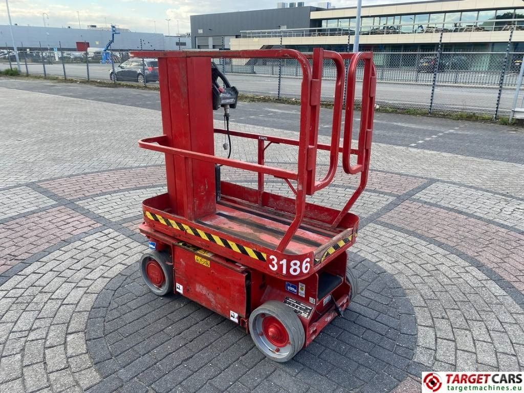 JLG 1230ES Electric Vertical Mast Work Lift 566cm - Nacelle à mât vertical: photos 2 JLG 1230ES Electric Vertical Mast Work Lift 566cm - Nacelle à mât vertical: photos 2