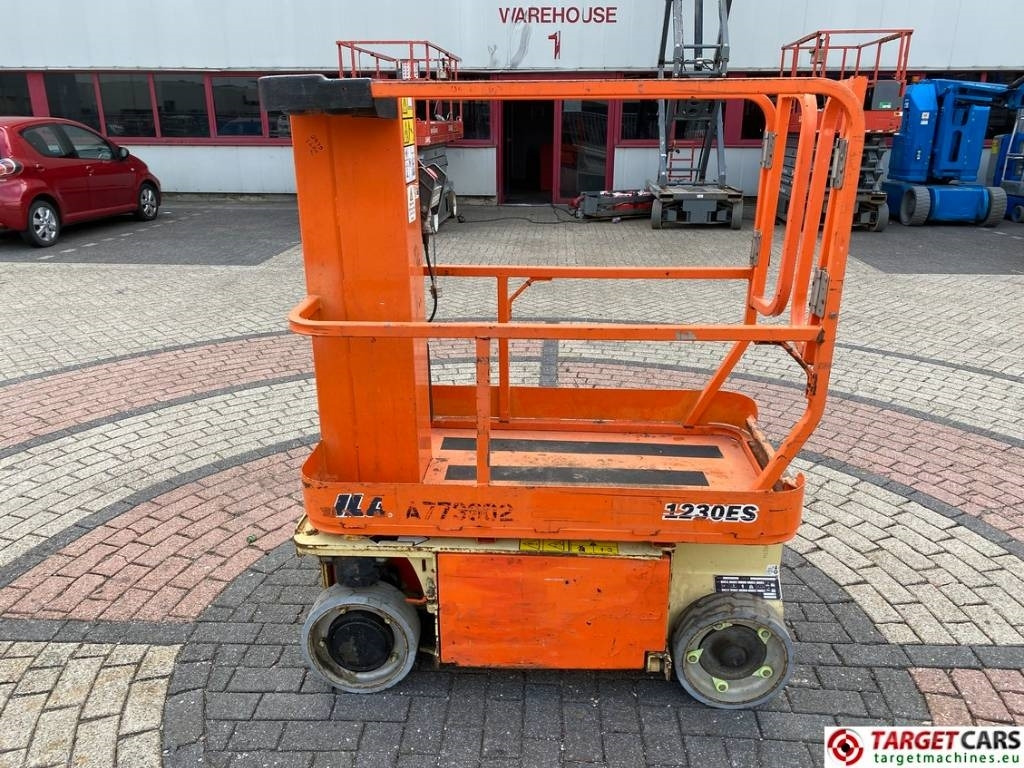 JLG 1230ES Electric Vertical Mast Work Lift 566cm - Nacelle à mât vertical: photos 5 JLG 1230ES Electric Vertical Mast Work Lift 566cm - Nacelle à mât vertical: photos 5