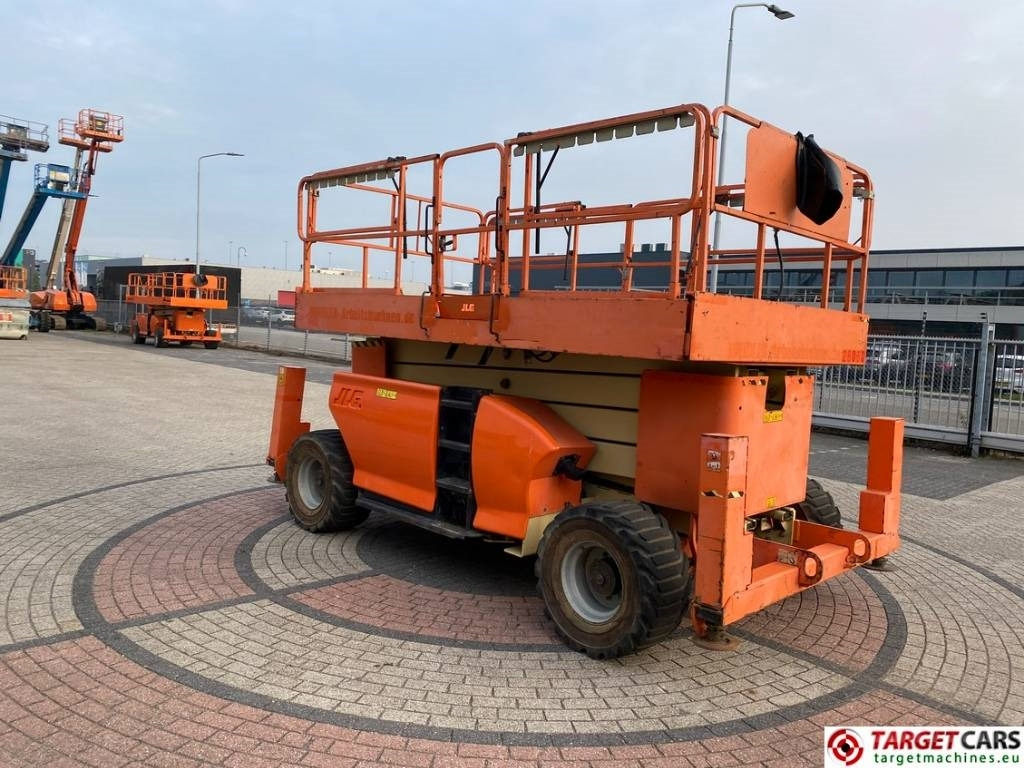 JLG 4394RT Diesel 4x4 Scissor Work Lift 1511cm - Nacelle ciseaux: photos 2 JLG 4394RT Diesel 4x4 Scissor Work Lift 1511cm - Nacelle ciseaux: photos 2