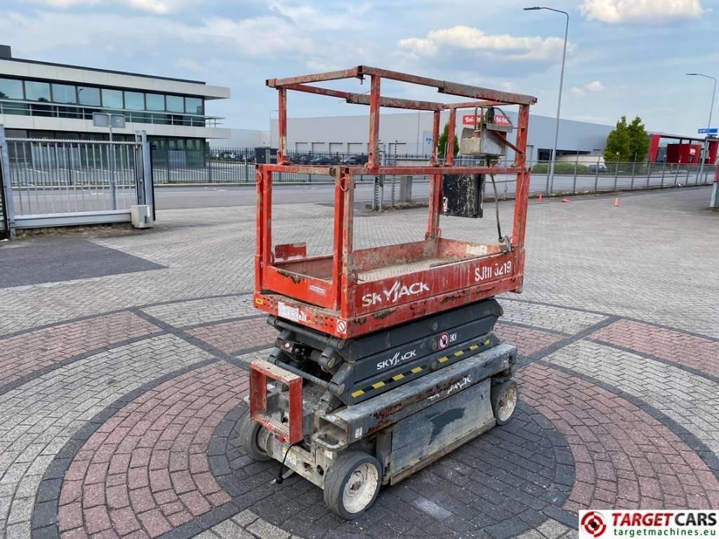 SkyJack SJIII-3219 Electric 3219 Scissor Work Lift 780cm - Nacelle ciseaux: photos 3 SkyJack SJIII-3219 Electric 3219 Scissor Work Lift 780cm - Nacelle ciseaux: photos 3