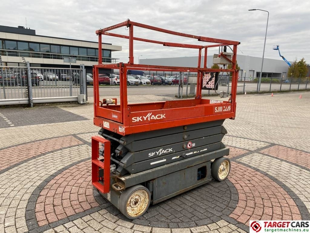 SkyJack SJIII-3226 Electric 3226 Scissor Work Lift 990cm  - Nacelle ciseaux: photos 3 SkyJack SJIII-3226 Electric 3226 Scissor Work Lift 990cm  - Nacelle ciseaux: photos 3