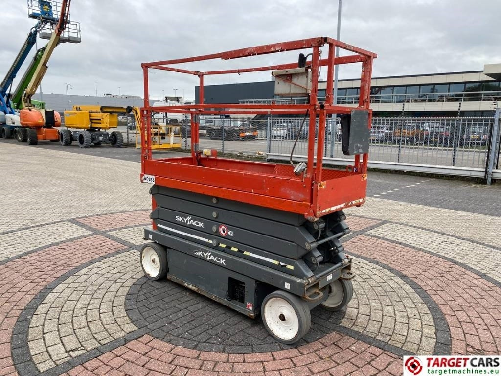 SkyJack SJIII-3226 Electric 3226 Scissor Work Lift 990cm  - Nacelle ciseaux: photos 2 SkyJack SJIII-3226 Electric 3226 Scissor Work Lift 990cm  - Nacelle ciseaux: photos 2