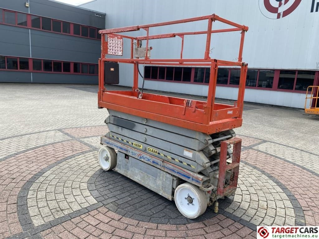 SkyJack SJIII-3226 Electric 3226 Scissor Work Lift 990cm - Nacelle ciseaux: photos 4 SkyJack SJIII-3226 Electric 3226 Scissor Work Lift 990cm - Nacelle ciseaux: photos 4