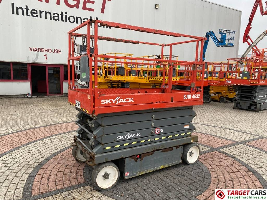 SkyJack SJIII-4632 Electric 4632 Scissor Work Lift 1170cm  - Nacelle ciseaux: photos 1 SkyJack SJIII-4632 Electric 4632 Scissor Work Lift 1170cm  - Nacelle ciseaux: photos 1