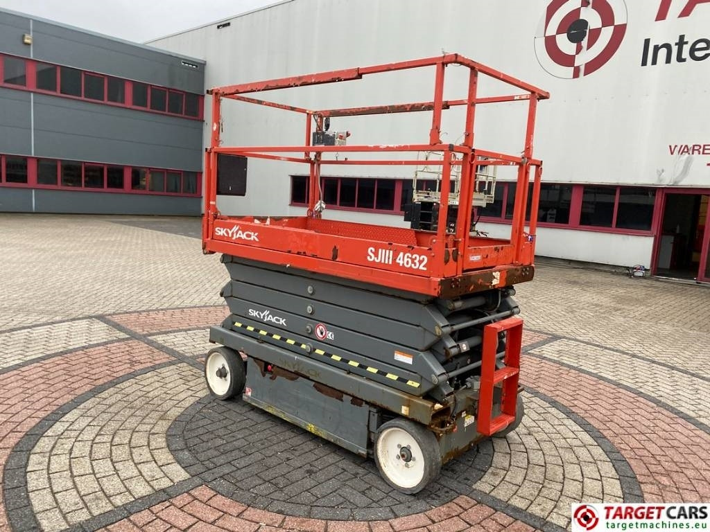 SkyJack SJIII-4632 Electric 4632 Scissor Work Lift 1170cm  - Nacelle ciseaux: photos 4 SkyJack SJIII-4632 Electric 4632 Scissor Work Lift 1170cm  - Nacelle ciseaux: photos 4
