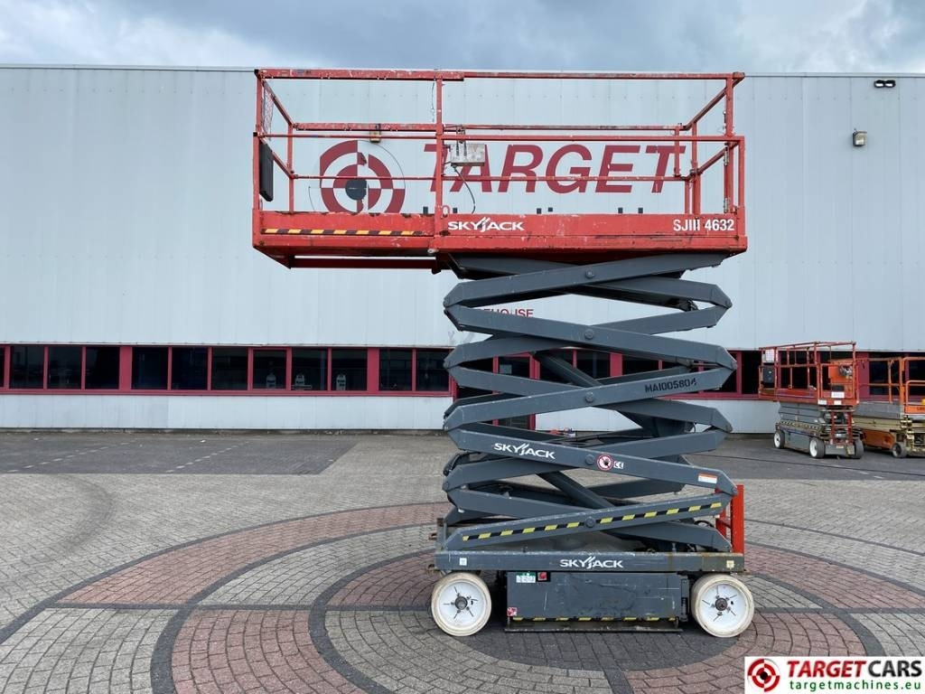 SkyJack SJIII-4632 Electric 4632 Scissor Work Lift 1170cm - Nacelle ciseaux: photos 5 SkyJack SJIII-4632 Electric 4632 Scissor Work Lift 1170cm - Nacelle ciseaux: photos 5