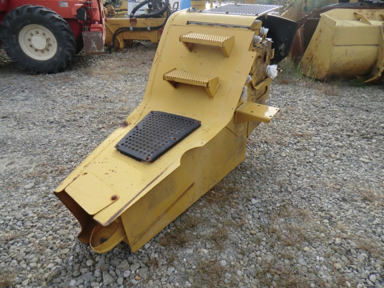 Caterpillar 735 Serbatoio gasolio - Réservoir de carburant pour Engins de chantier: photos 5 Caterpillar 735 Serbatoio gasolio - Réservoir de carburant pour Engins de chantier: photos 5