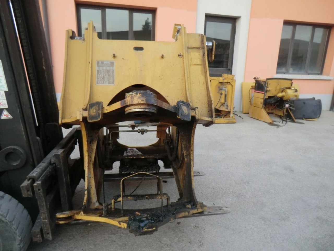Caterpillar 928G TELAIO ANTERIORE - Frame/ Châssis pour Engins de chantier: photos 2 Caterpillar 928G TELAIO ANTERIORE - Frame/ Châssis pour Engins de chantier: photos 2