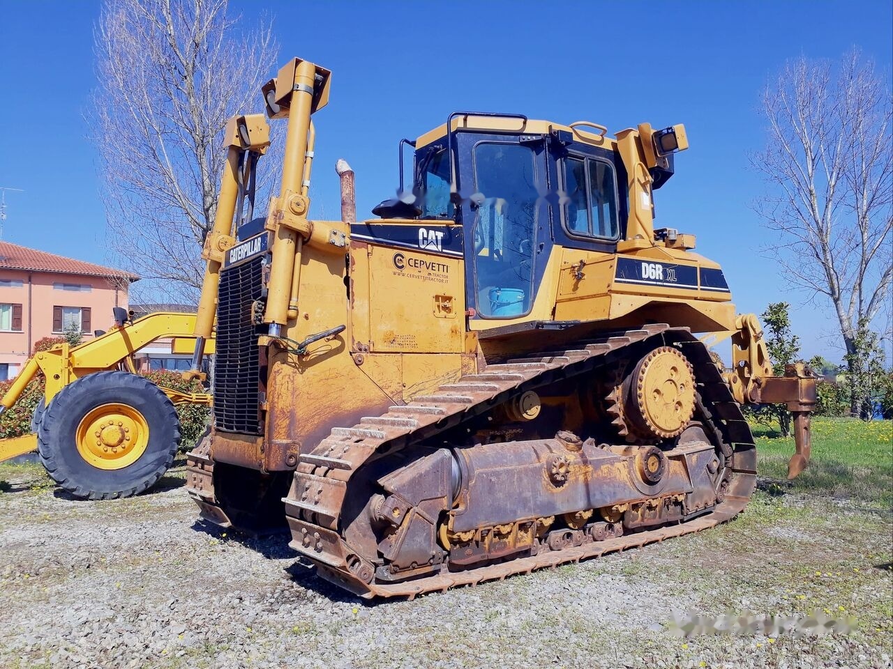 Caterpillar D6R II XL - Bulldozer: photos 1 Caterpillar D6R II XL - Bulldozer: photos 1