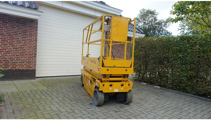 Haulotte Compact 8CU - Nacelle ciseaux: photos 5 Haulotte Compact 8CU - Nacelle ciseaux: photos 5