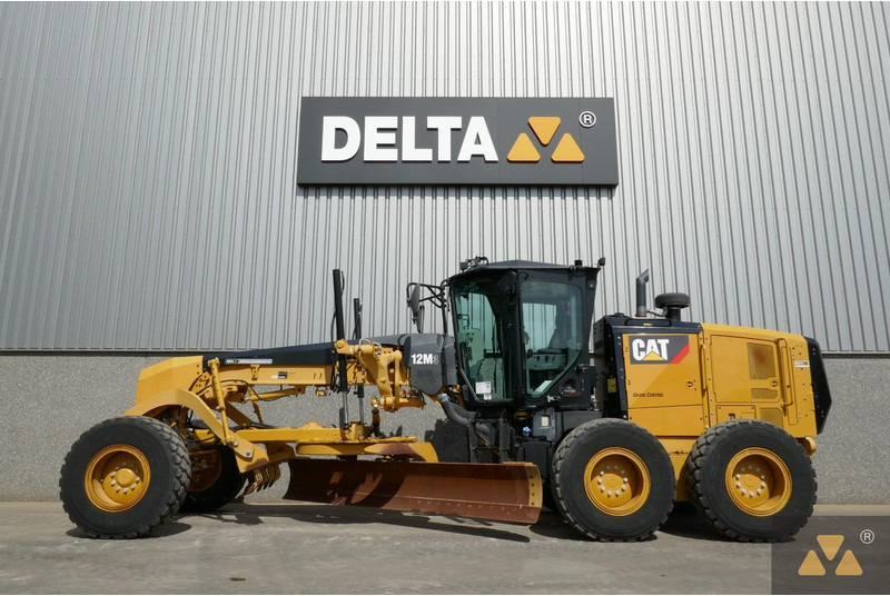Caterpillar 12M3 - Niveleuse: photos 1 Caterpillar 12M3 - Niveleuse: photos 1