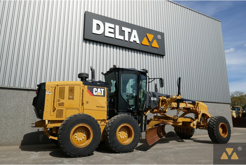 Caterpillar 12M3 - Niveleuse: photos 5 Caterpillar 12M3 - Niveleuse: photos 5