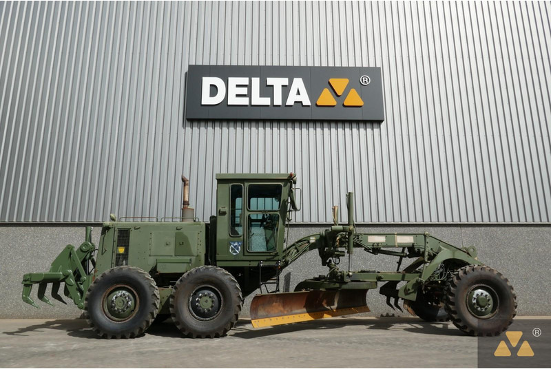 Caterpillar 130G Ex-army - Niveleuse: photos 2 Caterpillar 130G Ex-army - Niveleuse: photos 2