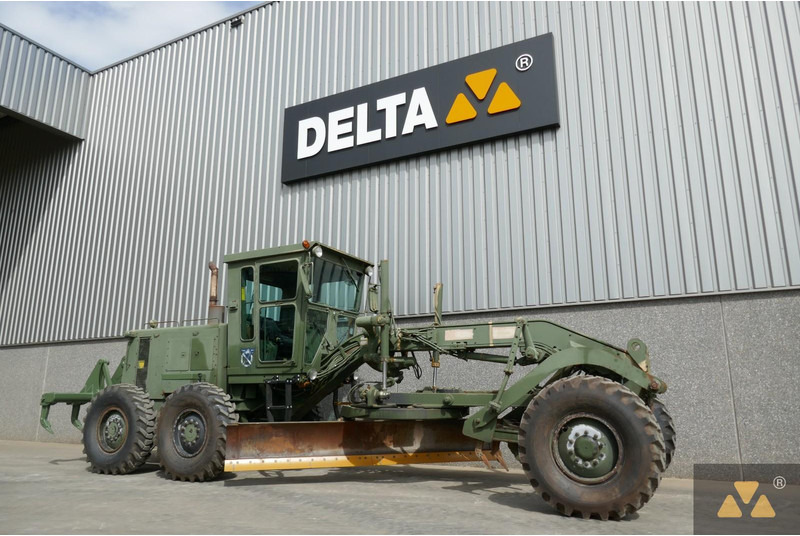 Caterpillar 130G Ex-army - Niveleuse: photos 3 Caterpillar 130G Ex-army - Niveleuse: photos 3