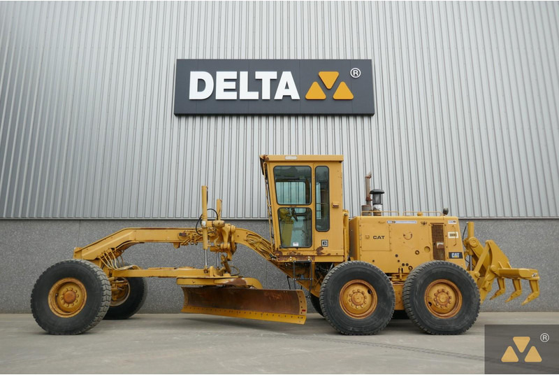 Caterpillar 130G - Niveleuse: photos 1 Caterpillar 130G - Niveleuse: photos 1