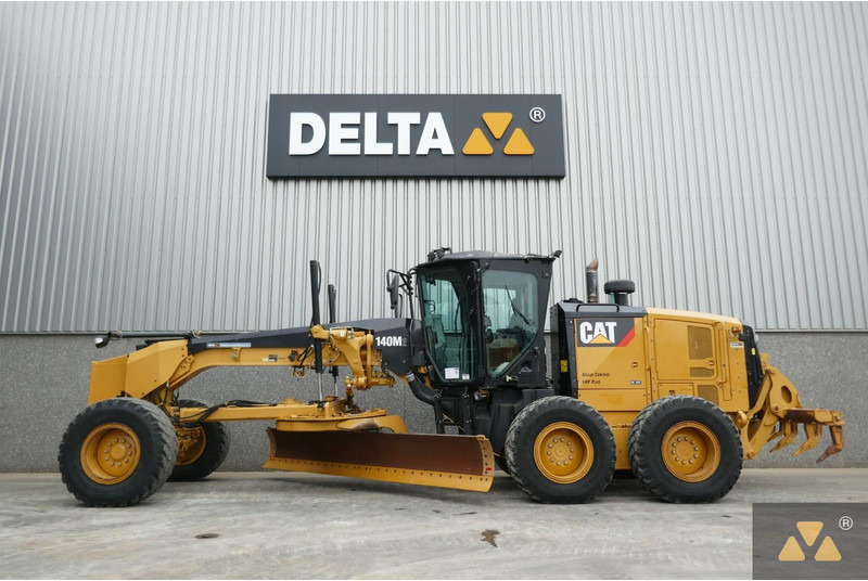 Niveleuse Caterpillar 140M2: photos 1