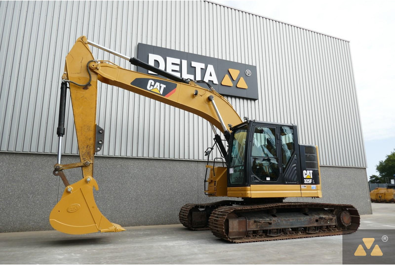 Caterpillar 325F LCR - Pelle sur chenille: photos 3 Caterpillar 325F LCR - Pelle sur chenille: photos 3