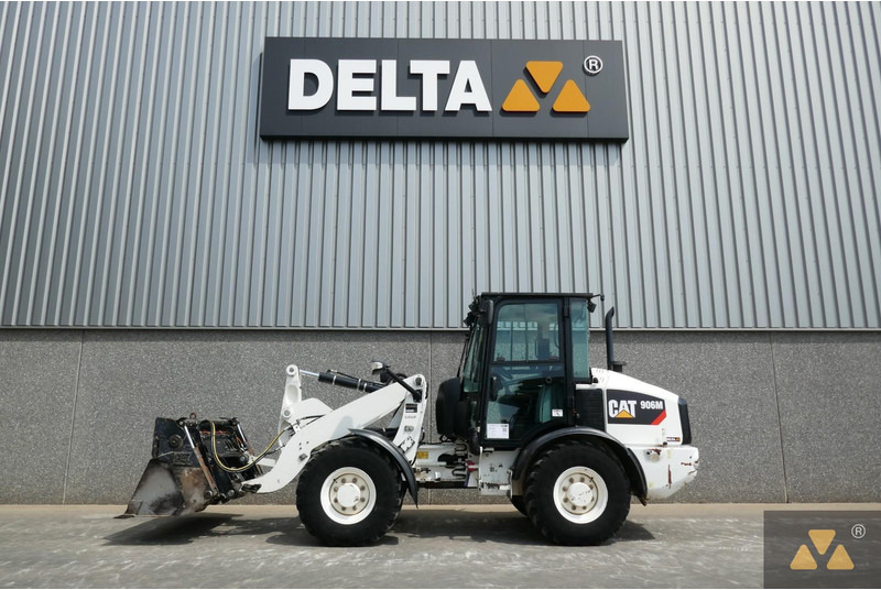 Caterpillar 906M - Chargeuse sur pneus: photos 1 Caterpillar 906M - Chargeuse sur pneus: photos 1