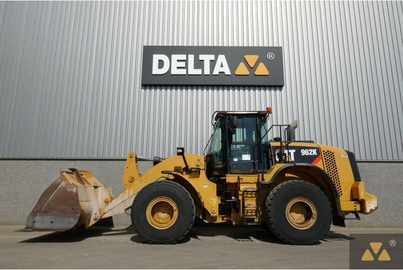 Caterpillar 962K - Chargeuse sur pneus: photos 1 Caterpillar 962K - Chargeuse sur pneus: photos 1