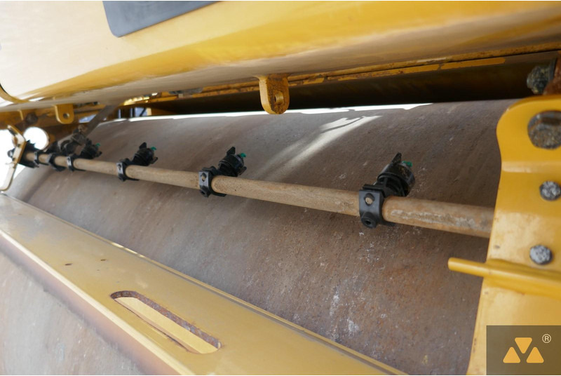 Compacteur Caterpillar CB10: photos 14