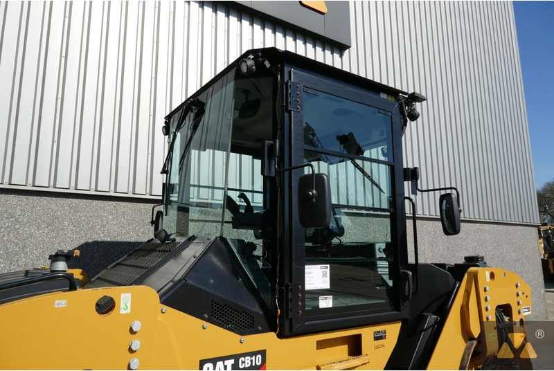 Compacteur Caterpillar CB10: photos 15