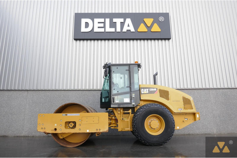Caterpillar CS64B - Compacteur: photos 1 Caterpillar CS64B - Compacteur: photos 1