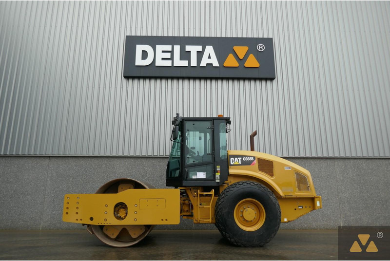 Caterpillar CS68B - Compacteur: photos 1 Caterpillar CS68B - Compacteur: photos 1