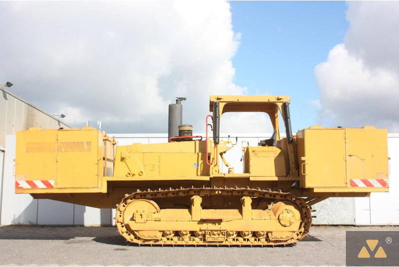 Caterpillar D6E Fuel tanker - Camion citerne: photos 1 Caterpillar D6E Fuel tanker - Camion citerne: photos 1