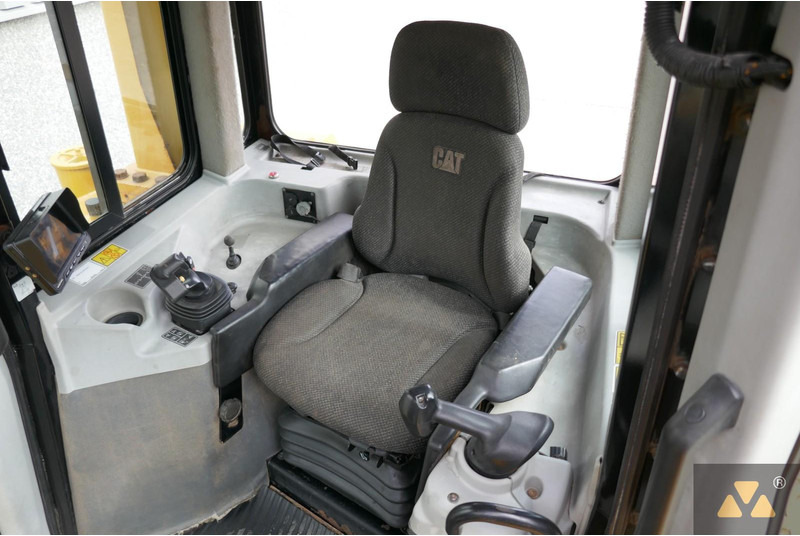 Bulldozer Caterpillar D6T LGP: photos 7 Bulldozer Caterpillar D6T LGP: photos 7