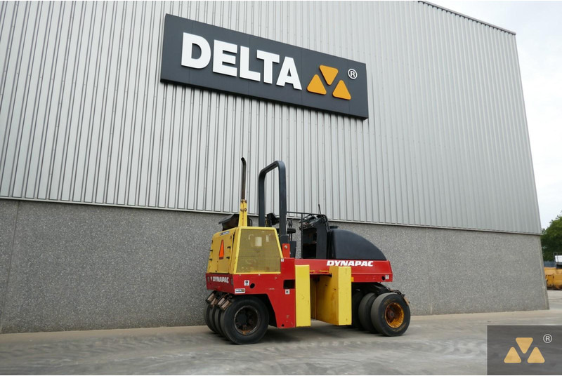 Dynapac CP142 - Compacteur à pneus: photos 5 Dynapac CP142 - Compacteur à pneus: photos 5