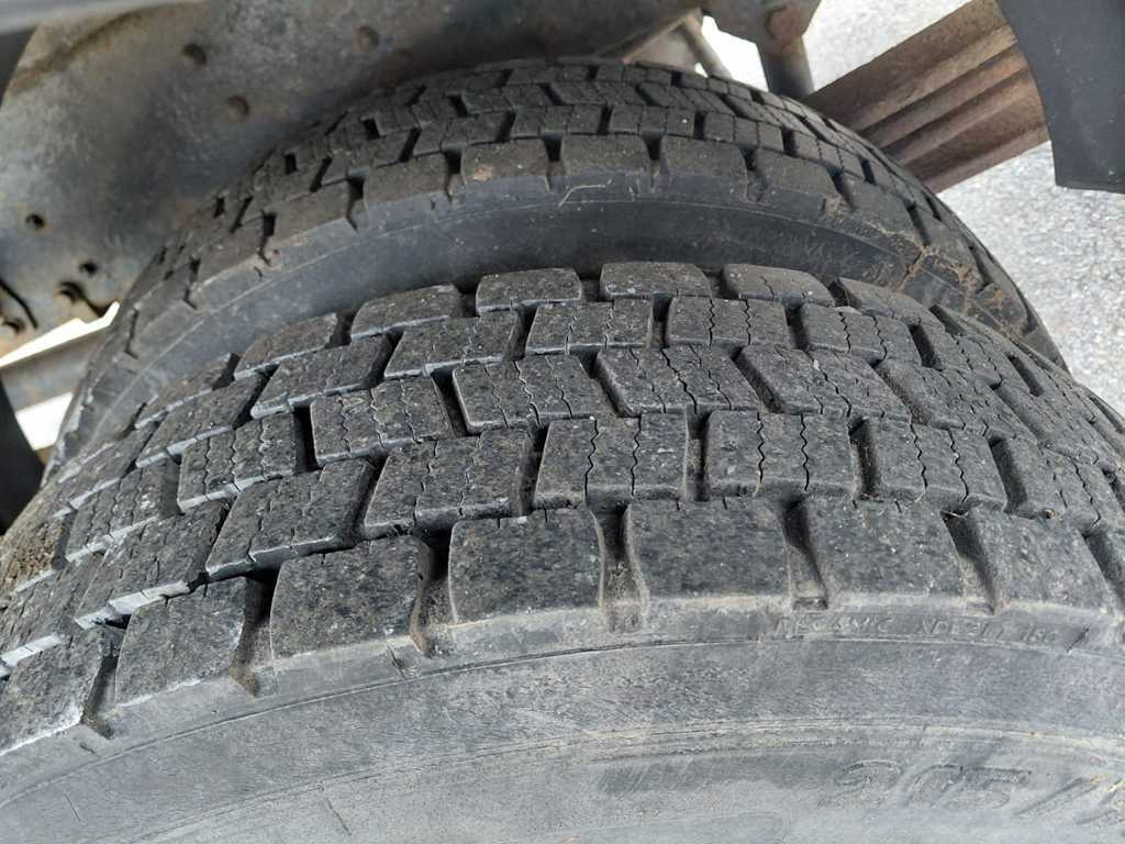 Avia D90, EURO 3, SIDES, HYDRAULIC FRONT - Camion à rideaux coulissants: photos 5 Avia D90, EURO 3, SIDES, HYDRAULIC FRONT - Camion à rideaux coulissants: photos 5