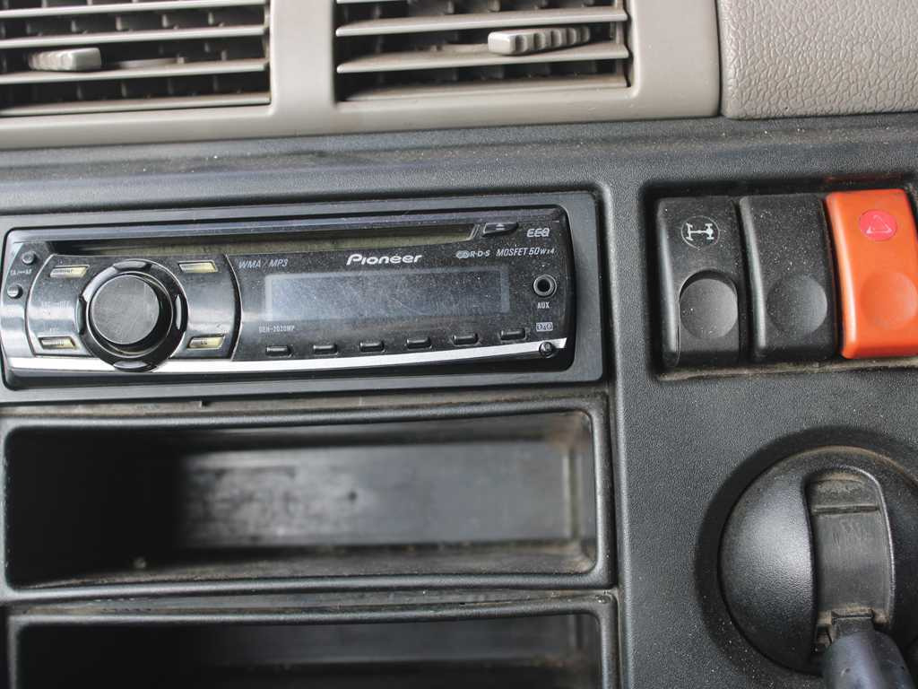 Camion à rideaux coulissants DAF CF 65.280, EURO 4: photos 11 Camion à rideaux coulissants DAF CF 65.280, EURO 4: photos 11