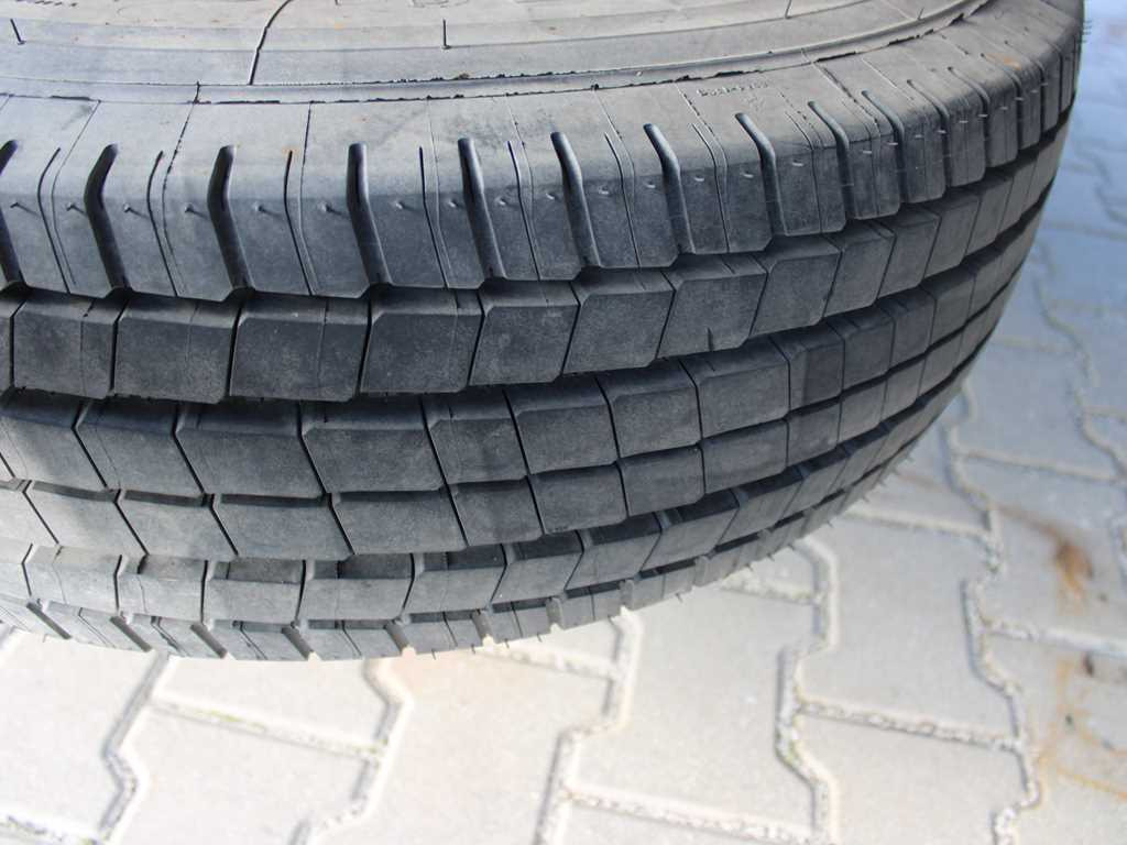 Camion plateau, Camion grue Iveco EUROCARGO 100E17, EURO 3, HYDRAULIC ARM HIAB 035-2: photos 19