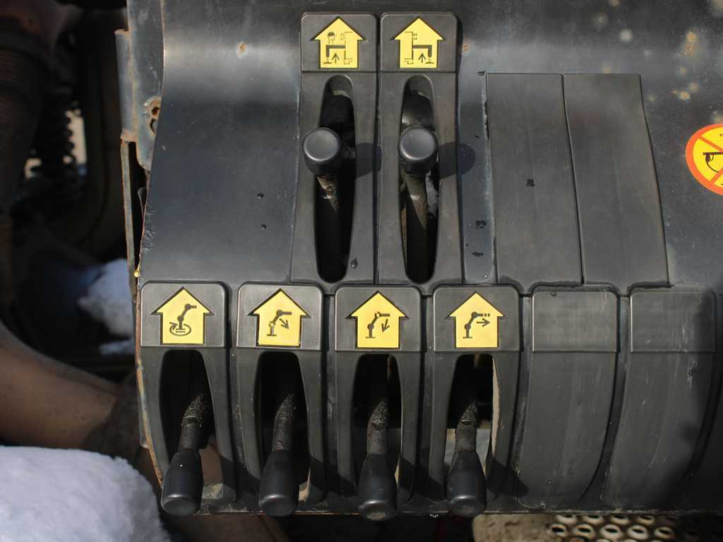 Mercedes-Benz ATEGO 1828, EURO 5, SIDE BOARD, HYDRAULIC ARM PALFINGER PK10000 - crédit-bail Mercedes-Benz ATEGO 1828, EURO 5, SIDE BOARD, HYDRAULIC ARM PALFINGER PK10000: photos 7 Mercedes-Benz ATEGO 1828, EURO 5, SIDE BOARD, HYDRAULIC ARM PALFINGER PK10000 - crédit-bail Mercedes-Benz ATEGO 1828, EURO 5, SIDE BOARD, HYDRAULIC ARM PALFINGER PK10000: photos 7