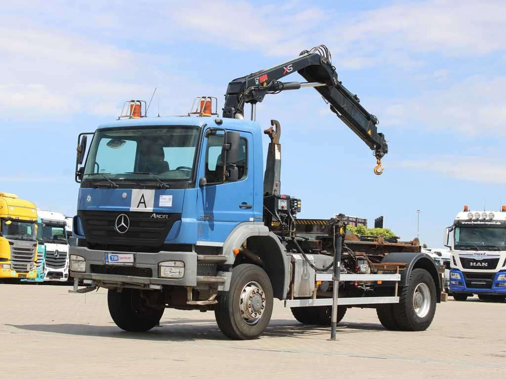 Mercedes-Benz AXOR 1824, CRANE HIAB 099B-3 DUO, 4x4 - Camion grue: photos 1 Mercedes-Benz AXOR 1824, CRANE HIAB 099B-3 DUO, 4x4 - Camion grue: photos 1