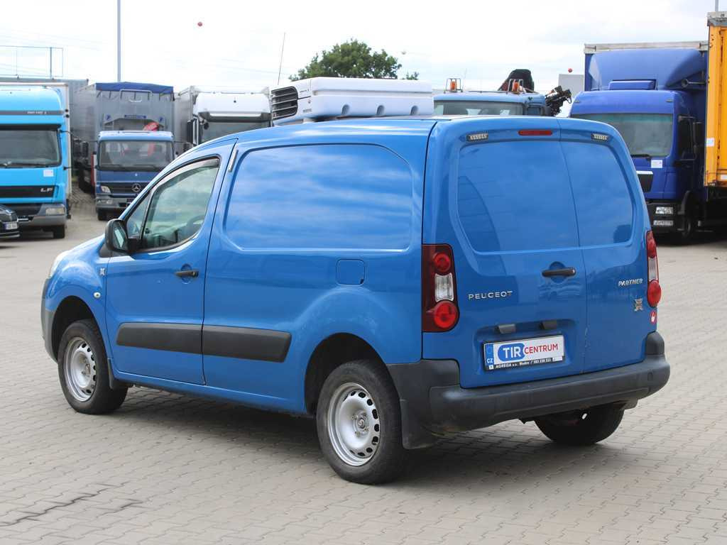 Peugeot PEUGEOT PARTNER, 4X4, CARRIER NEOS 100 - Utilitaire frigorifique: photos 5 Peugeot PEUGEOT PARTNER, 4X4, CARRIER NEOS 100 - Utilitaire frigorifique: photos 5