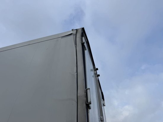 Krone Cool Liner, Thermo King SLX 300 , kleiner Schaden links hinten - Semi-remorque isothermique: photos 4 Krone Cool Liner, Thermo King SLX 300 , kleiner Schaden links hinten - Semi-remorque isothermique: photos 4