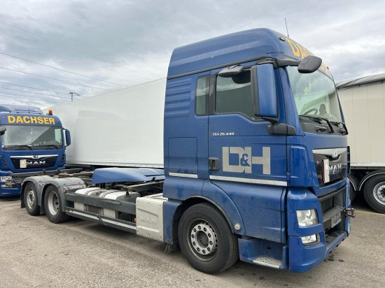 MAN TGX 26.440 XLX 6x2 Liftachse, Euro 6, Retarder, Motorschaden engine damage! - Camion porte-conteneur/ Caisse mobile: photos 1 MAN TGX 26.440 XLX 6x2 Liftachse, Euro 6, Retarder, Motorschaden engine damage! - Camion porte-conteneur/ Caisse mobile: photos 1
