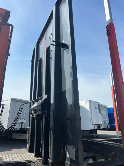 Schwarzmüller Holzauflieger 6 Rungenpaare, BPW-Achsen - Semi-remorque grumier: photos 2 Schwarzmüller Holzauflieger 6 Rungenpaare, BPW-Achsen - Semi-remorque grumier: photos 2