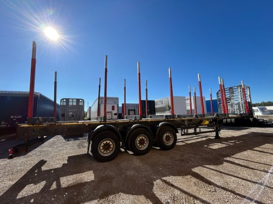 Schwarzmüller Holzauflieger, 8 Rungenpaare, SAF-Achsen, Liftachse - Semi-remorque grumier: photos 4 Schwarzmüller Holzauflieger, 8 Rungenpaare, SAF-Achsen, Liftachse - Semi-remorque grumier: photos 4