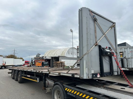 Schwarzmüller Plateau-Auflieger J Serie - Semi-remorque plateau: photos 2 Schwarzmüller Plateau-Auflieger J Serie - Semi-remorque plateau: photos 2