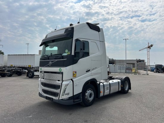Volvo FH 500 EURO 6, I-Shift, Globetrotter, Standklima - Tracteur routier: photos 1 Volvo FH 500 EURO 6, I-Shift, Globetrotter, Standklima - Tracteur routier: photos 1