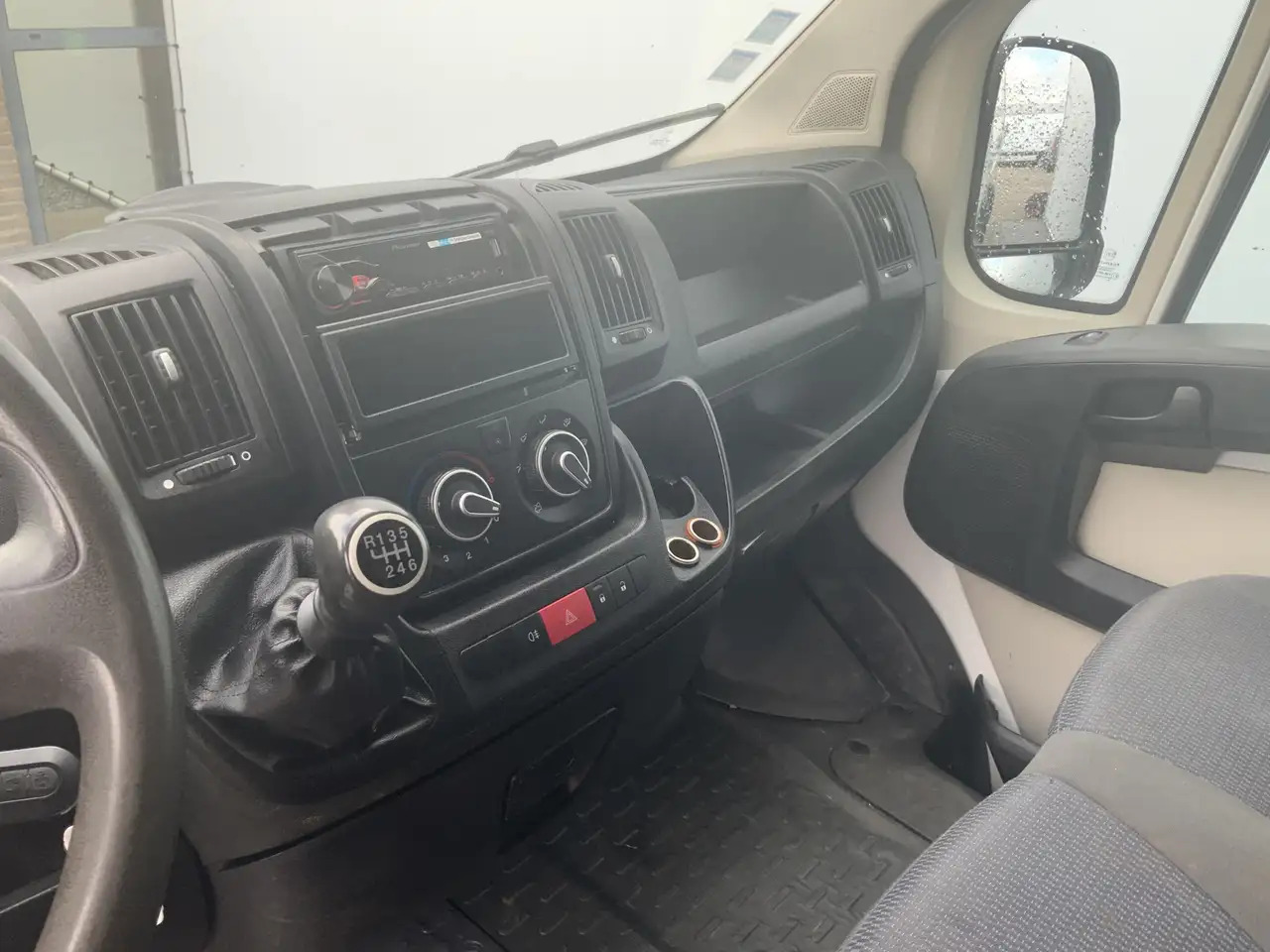 Citroen Jumper 35 2.2 HDI L4H3 Maxi (motor lampje brand !!) Airco - Fourgon utilitaire: photos 5 Citroen Jumper 35 2.2 HDI L4H3 Maxi (motor lampje brand !!) Airco - Fourgon utilitaire: photos 5