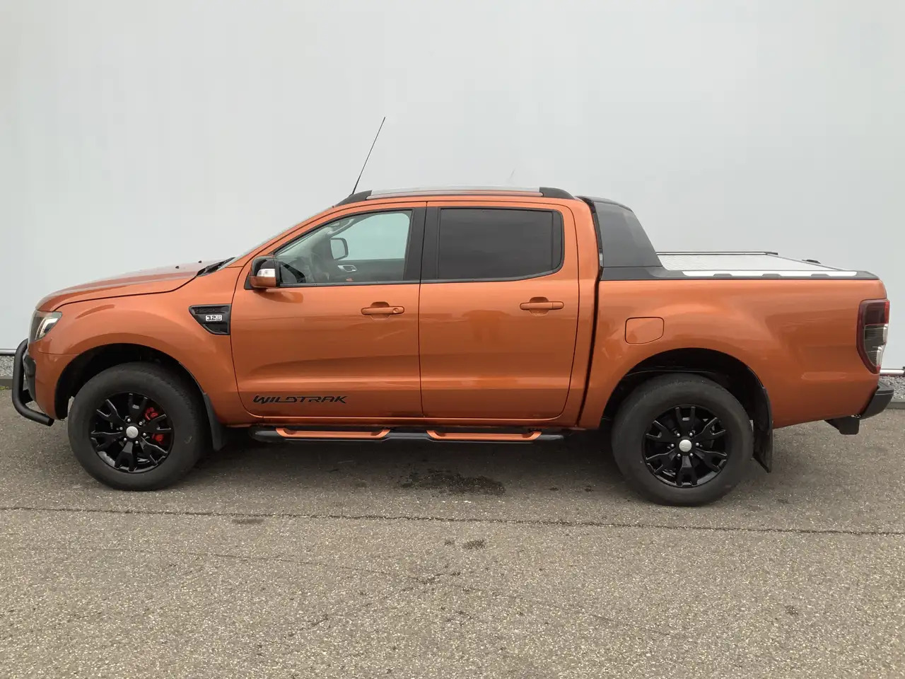 Ford Ranger 3.2 TDCi Wildtrak Super Automaat Cab Airco Cruise - Pick-up: photos 3 Ford Ranger 3.2 TDCi Wildtrak Super Automaat Cab Airco Cruise - Pick-up: photos 3
