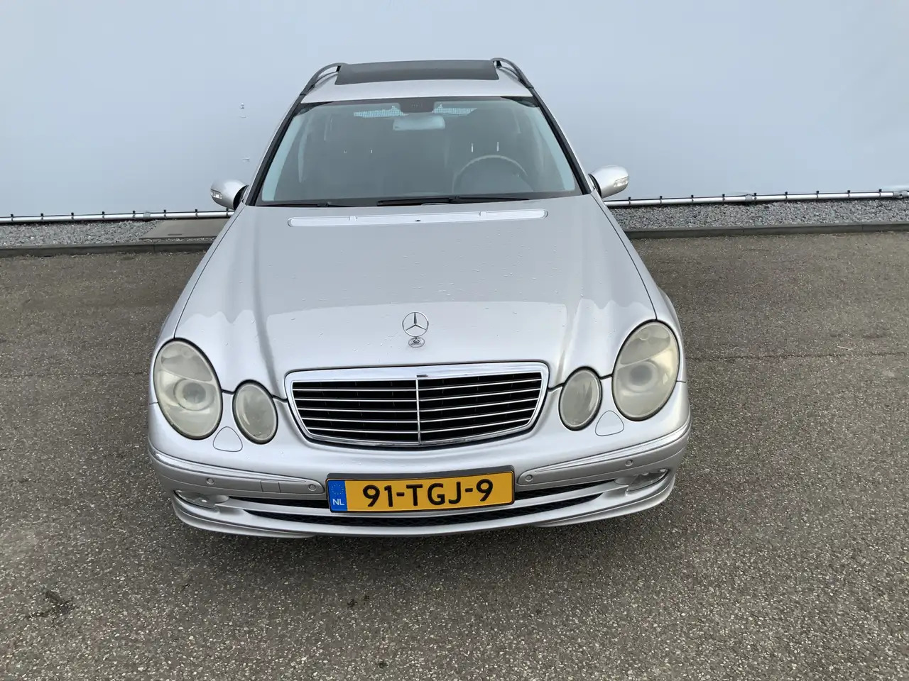 Voiture break Mercedes-Benz E 500 Combi V8 Elegance 4-Matic airmatic,full option: photos 19 Voiture break Mercedes-Benz E 500 Combi V8 Elegance 4-Matic airmatic,full option: photos 19