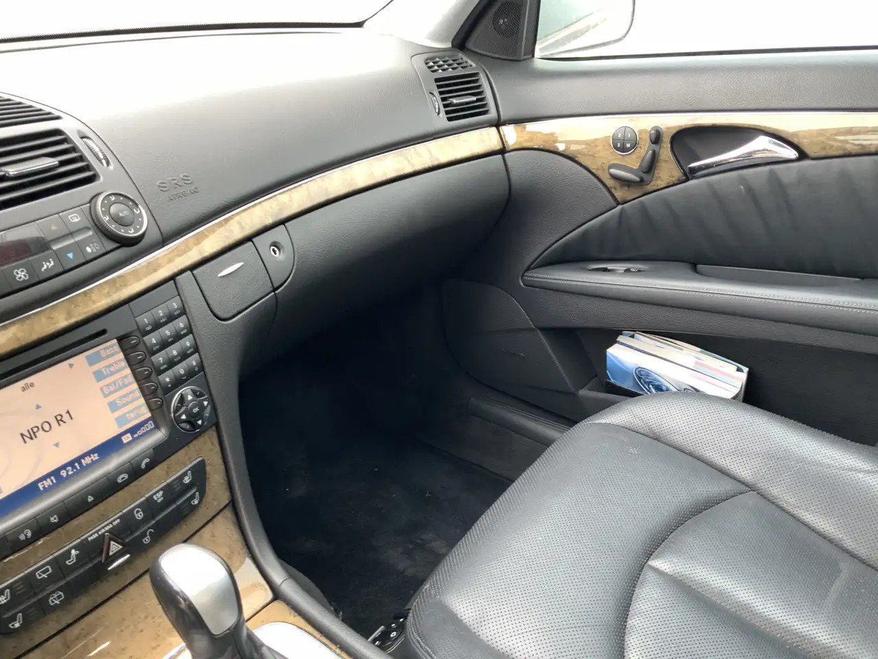 Voiture break Mercedes-Benz E 500 Combi V8 Elegance 4-Matic airmatic,full option: photos 11 Voiture break Mercedes-Benz E 500 Combi V8 Elegance 4-Matic airmatic,full option: photos 11