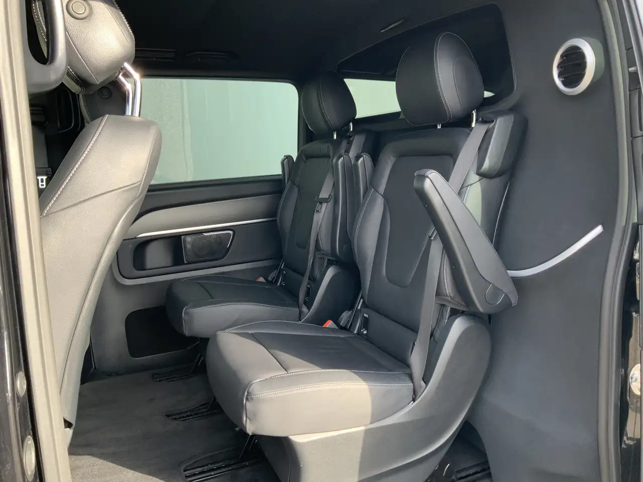 Mercedes-Benz V 300 300d Extra Lang Dub Cab Autom. Avantgarde Edition - Utilitaire double cabine: photos 3 Mercedes-Benz V 300 300d Extra Lang Dub Cab Autom. Avantgarde Edition - Utilitaire double cabine: photos 3