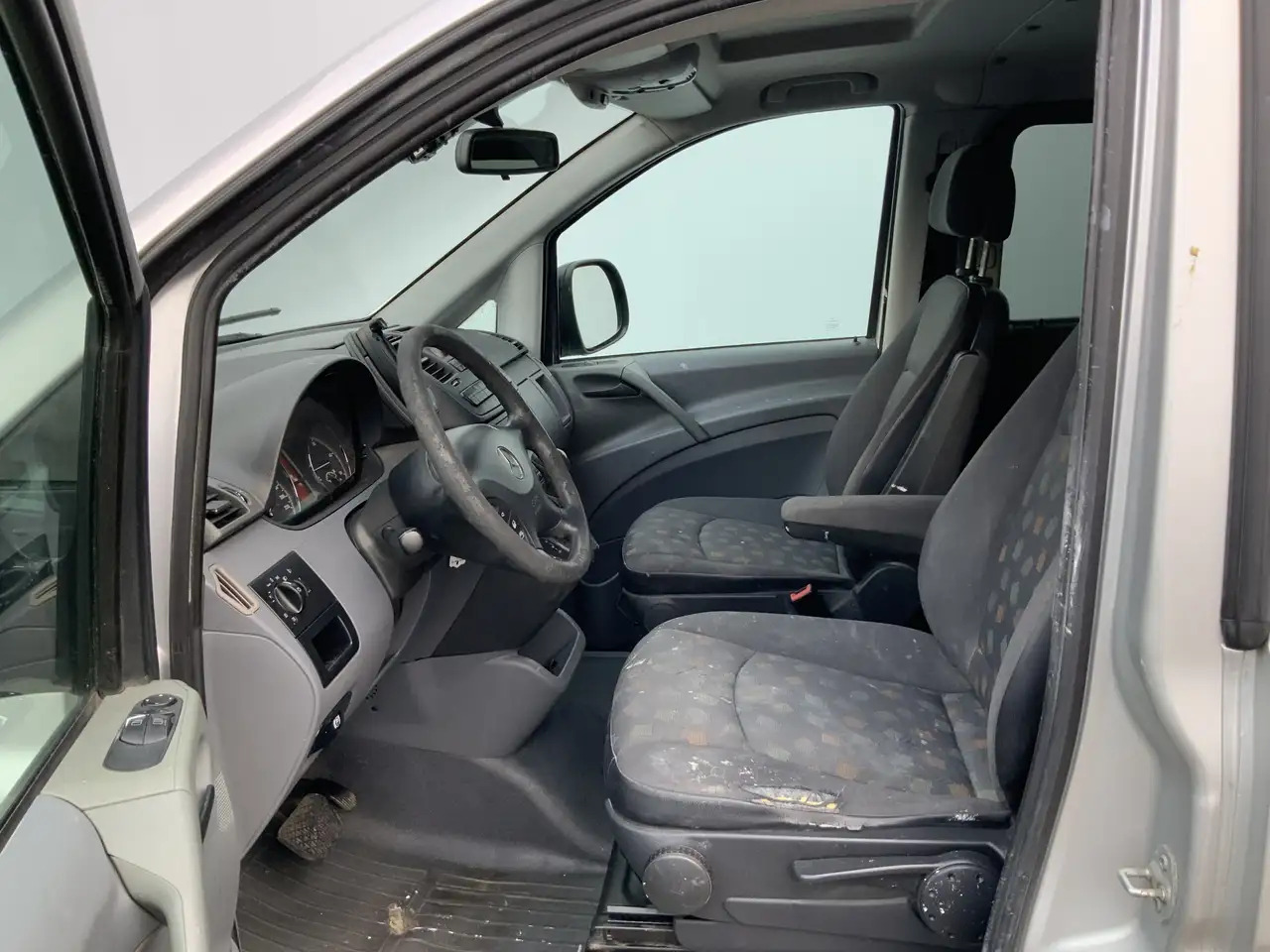 Mercedes-Benz Vito 120 CDI 3.0 V6 Dubb.Cab Autom. 5 Zits Airco Alu Ve - Utilitaire double cabine: photos 3 Mercedes-Benz Vito 120 CDI 3.0 V6 Dubb.Cab Autom. 5 Zits Airco Alu Ve - Utilitaire double cabine: photos 3