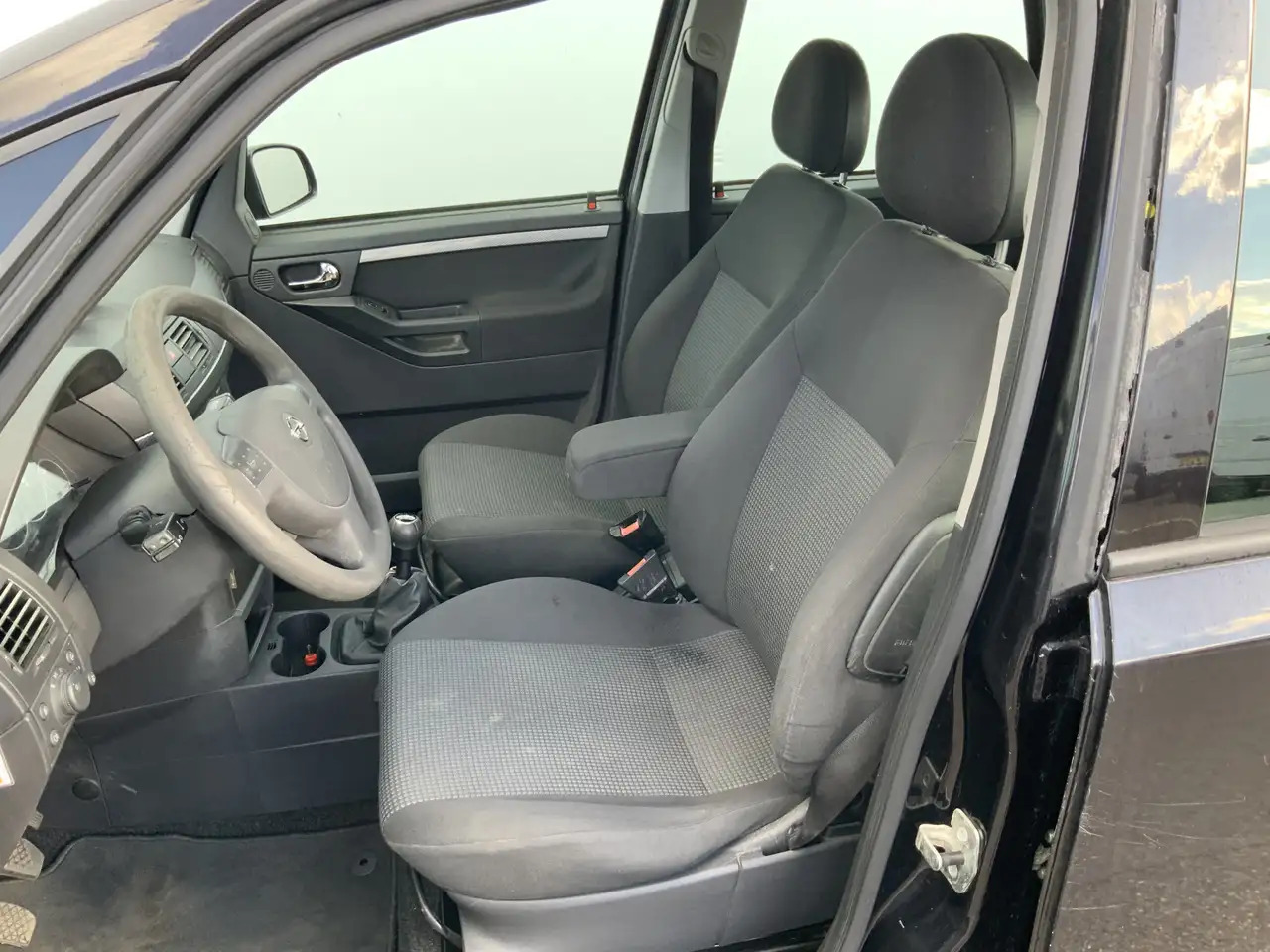 Opel Meriva 1.6-16V Temptation. Airco Alu Velg Trekhaak 1200 k - Voiture à hayon: photos 5 Opel Meriva 1.6-16V Temptation. Airco Alu Velg Trekhaak 1200 k - Voiture à hayon: photos 5